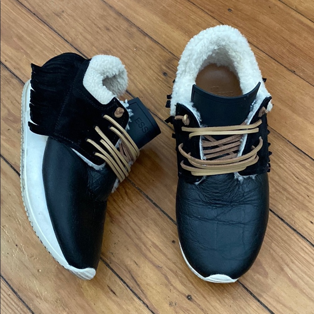COPY - ESSEutESSE black fringe sneak w shearling